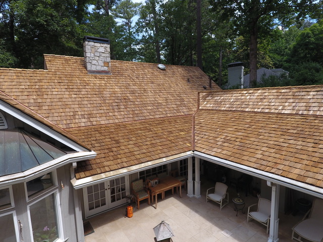 Cedar shake roof, Atlanta &mdash; photo