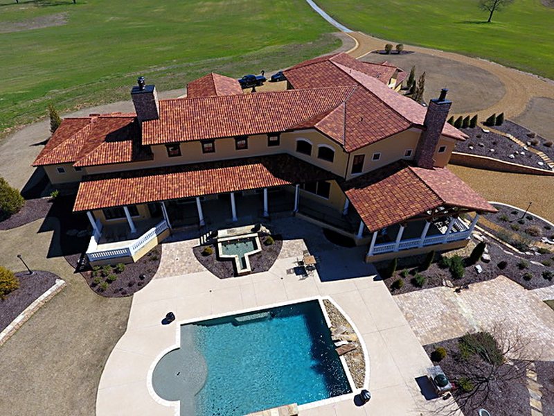 Spanish tile estate, Grantville — photo